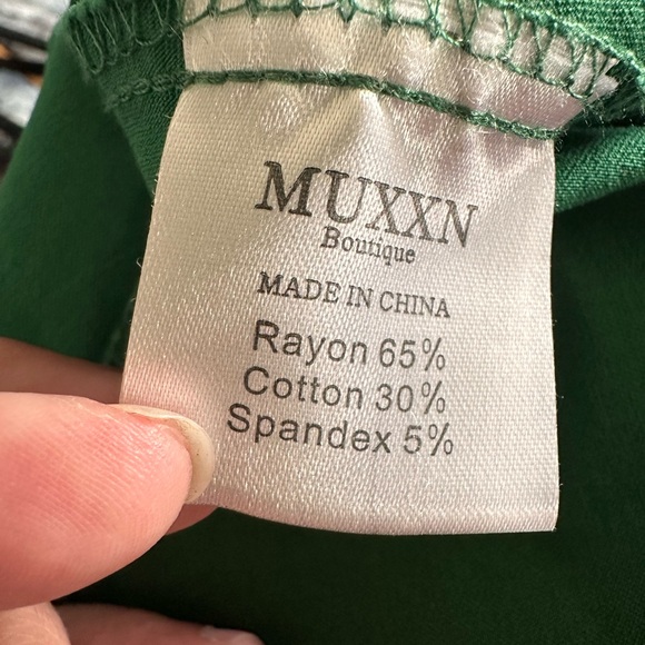 Chic Green Midi Dress - Picture 5 of 5